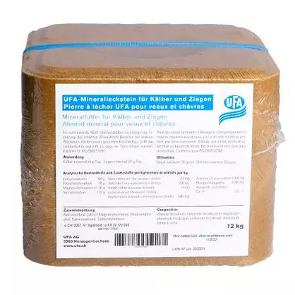 UFA_Mineralleckstein Kaelber und Ziegen.png